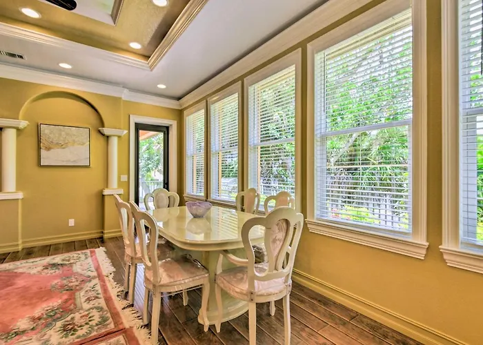 Elegant Venice Home W/ View - Walk To Beach!